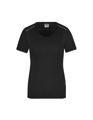 Hard-wearing and easy-care T-shirt with contrasting piping