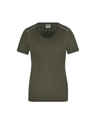 Hard-wearing and easy-care T-shirt with contrasting piping