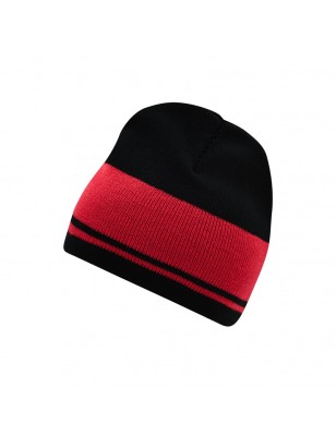 Classic knitted beanie with contrasting stripes