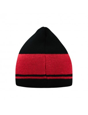 Classic knitted beanie with contrasting stripes