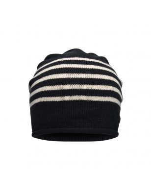 Elegant knitted beanie