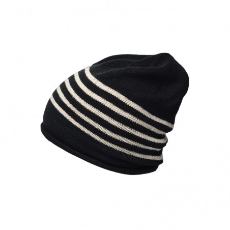 Elegant knitted beanie