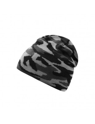 Classic knitted beanie in fashionable camouflage design