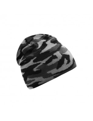 Classic knitted beanie in fashionable camouflage design