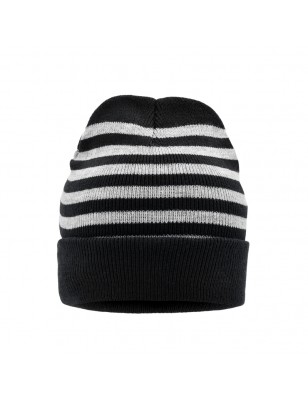 Classic knitted beanie with fashionable stripes