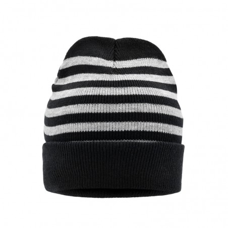 Classic knitted beanie with fashionable stripes