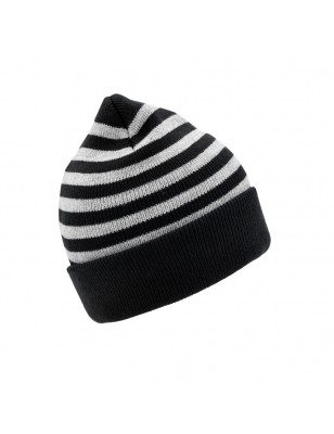 Classic knitted beanie with fashionable stripes