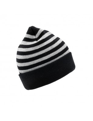 Classic knitted beanie with fashionable stripes