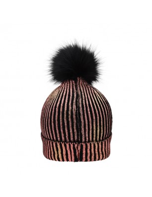 Knitted beanie in fashionable metallic look