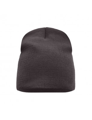 Slim-fitting knitted cap without brim