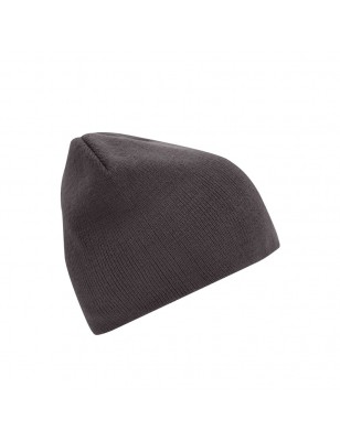 Slim-fitting knitted cap without brim