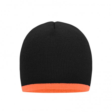 Tight-fitting knitted cap without brim