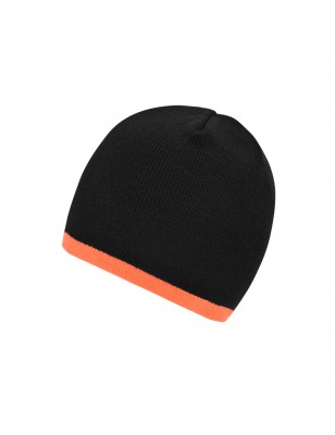 Tight-fitting knitted cap without brim