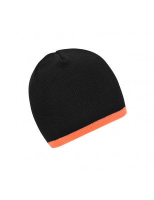 Tight-fitting knitted cap without brim