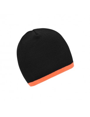 Tight-fitting knitted cap without brim