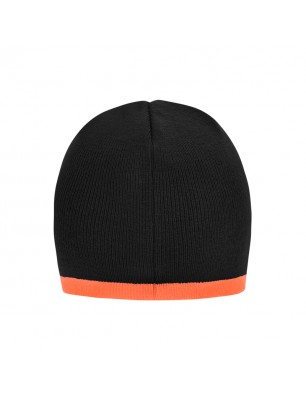 Tight-fitting knitted cap without brim