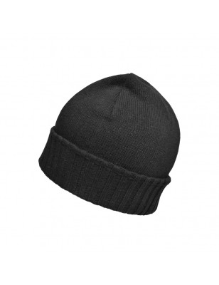 Elegant knitted hat with brim
