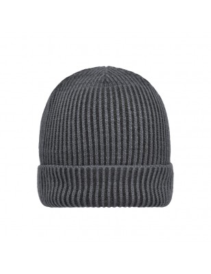 Attractive beanie with brim