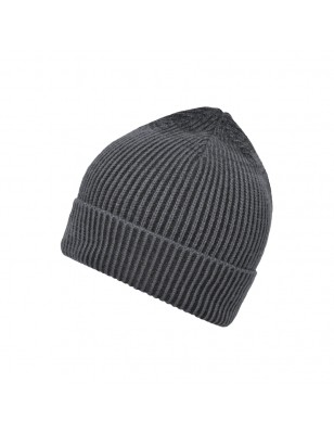 Attractive beanie with brim