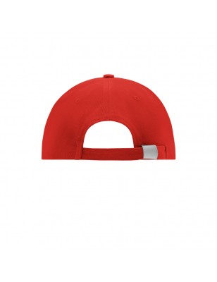 Classic 6 panel cap with close-fitting front panels