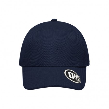 High-quality cap with seamless, pre-formed crown