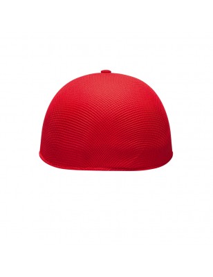 High-quality cap with seamless, pre-formed crown