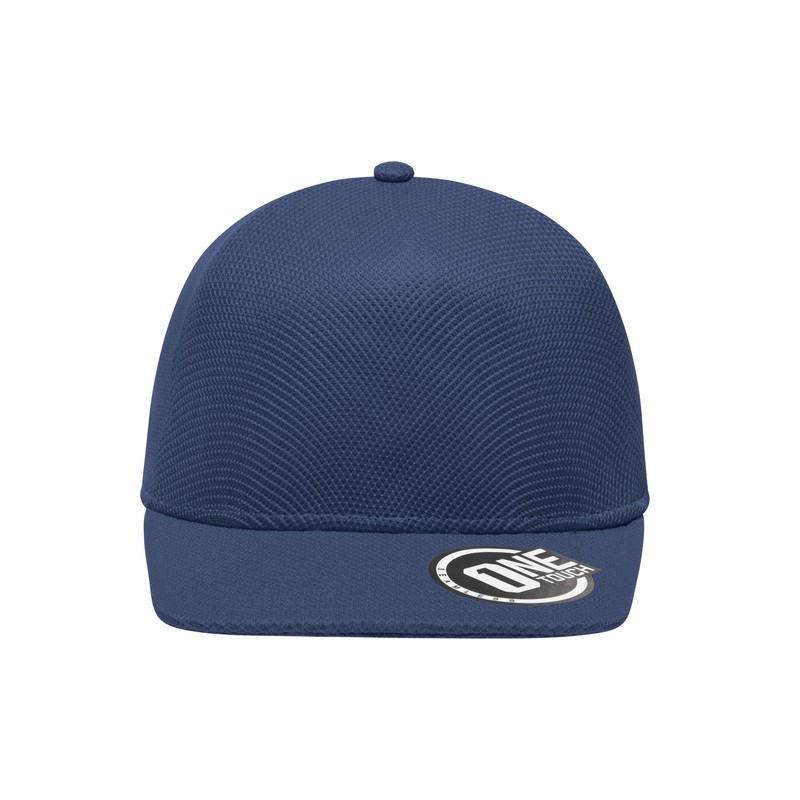 High-quality cap with seamless, pre-formed crown