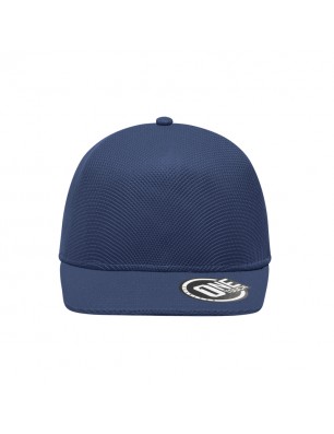 High-quality cap with seamless, pre-formed crown