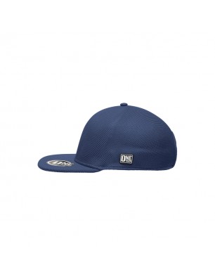 High-quality cap with seamless, pre-formed crown