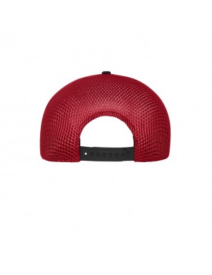 High-quality cap with seamless, pre-formed crown