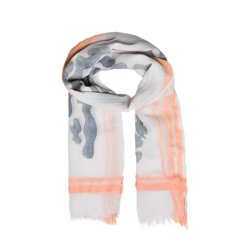 Light scarf with fashionable jacquard pattern