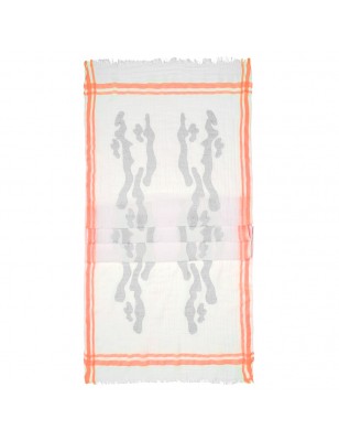 Light scarf with fashionable jacquard pattern