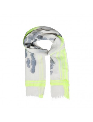 Light scarf with fashionable jacquard pattern