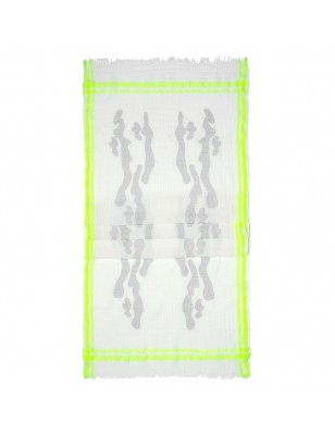 Light scarf with fashionable jacquard pattern