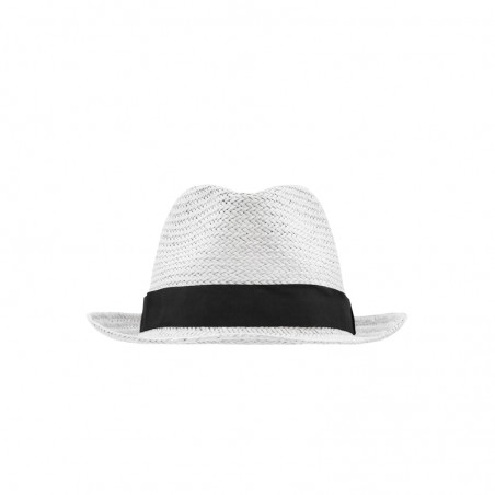 Hat in casual summer look