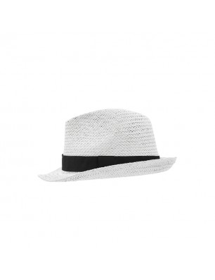 Hat in casual summer look