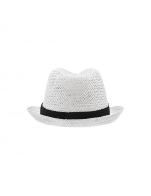 Hat in casual summer look