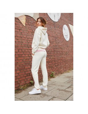 Trendy sweatpants made of organic cotton