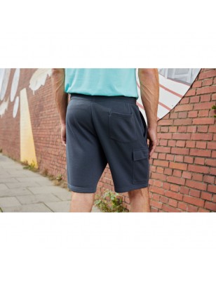 Trendy sweatshorts made of organic cotton, in cargo style