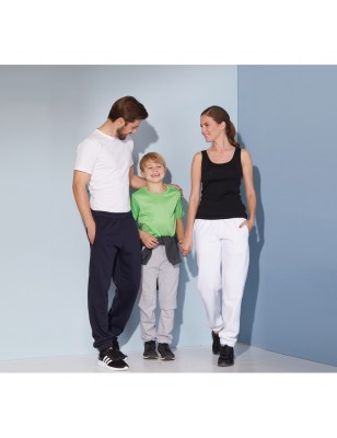 Jogging pants made of shape-retaining sweat fabric