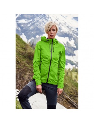 Ultra-light softshell jacket for extreme weather conditions