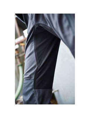 Specialized work pants in slim profile with elastic insets and