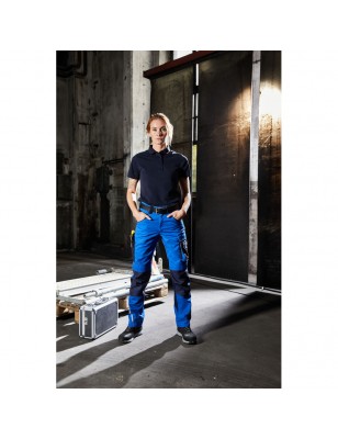 Specialized work pants in slim profile with functional details