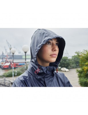 Practical unisex rain jacket to draw over, versatile