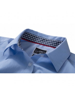 Fashionable shirt with checked insets on collar and cuff