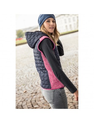 Vest in stylish material mix