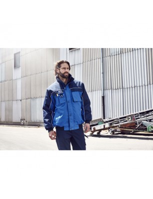 Durable, padded jacket with detachable sleeves