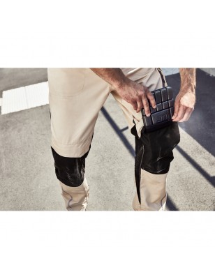 Specialized work pants with functional details