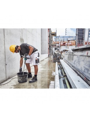 Specialized work shorts with functional details