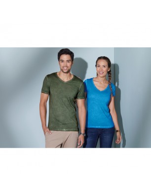 Trendy T-shirt with V-neck